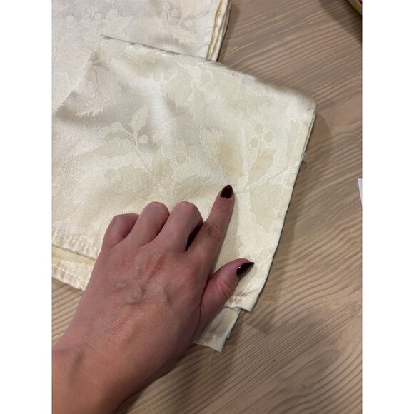 Set (3) Yellow Mistletoe Holly Paisley Style Embossed Napkins Table Linens READ - Picture 5 of 7